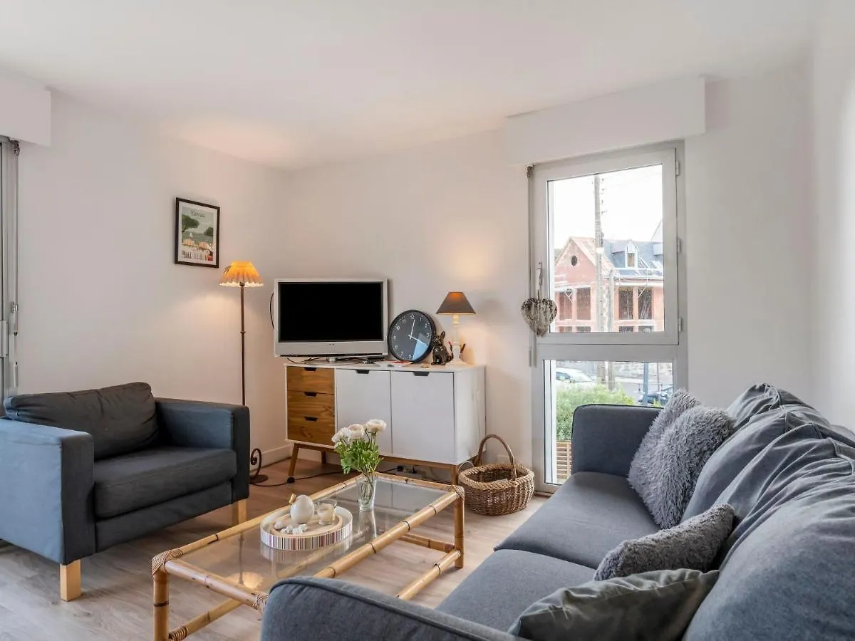 Apartment Les Embruns-5 By Interhome Carnac